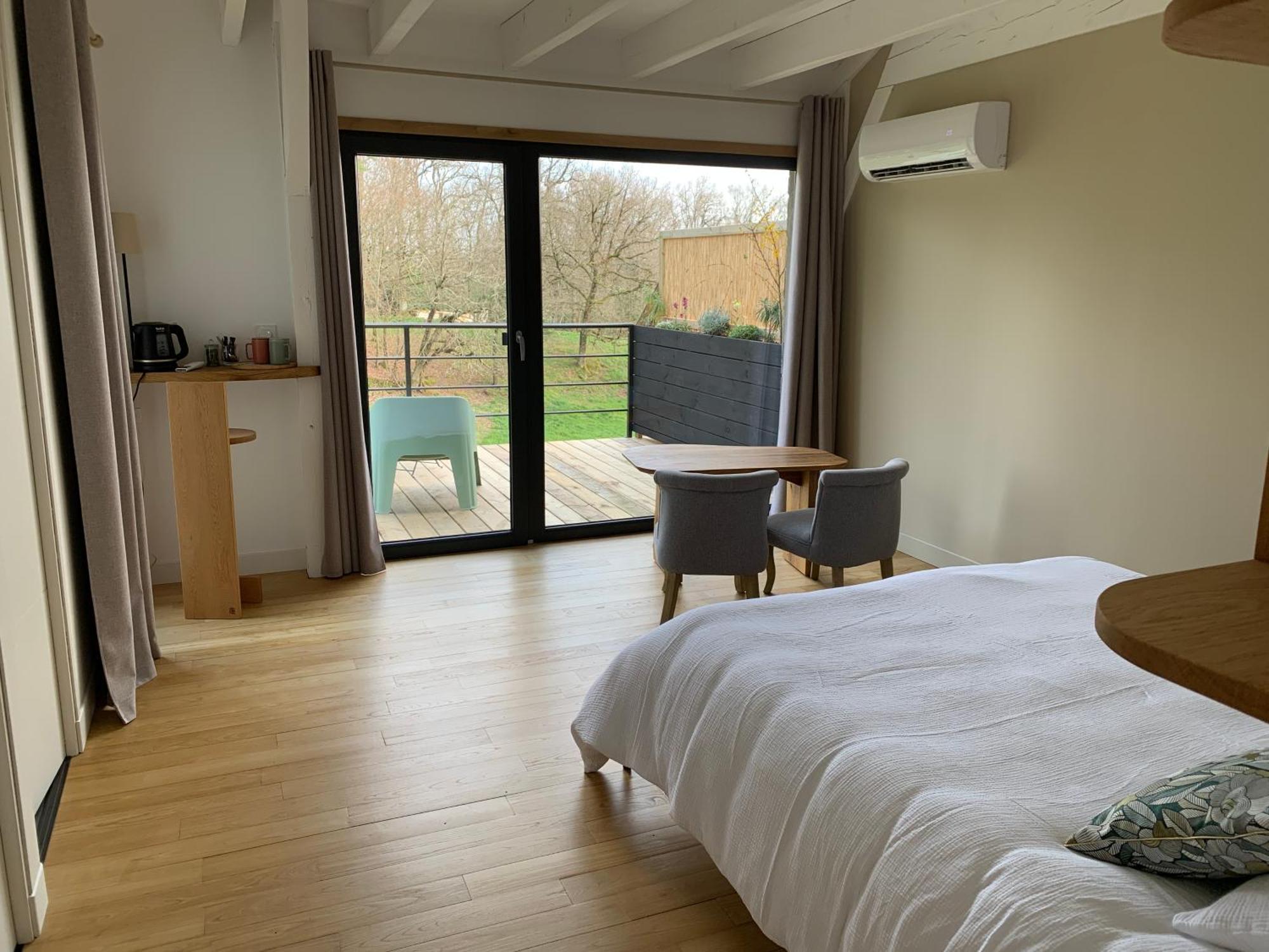 Aux Logis De Fonfroide Chez Mylene & David Panzió Marcolès Kültér fotó